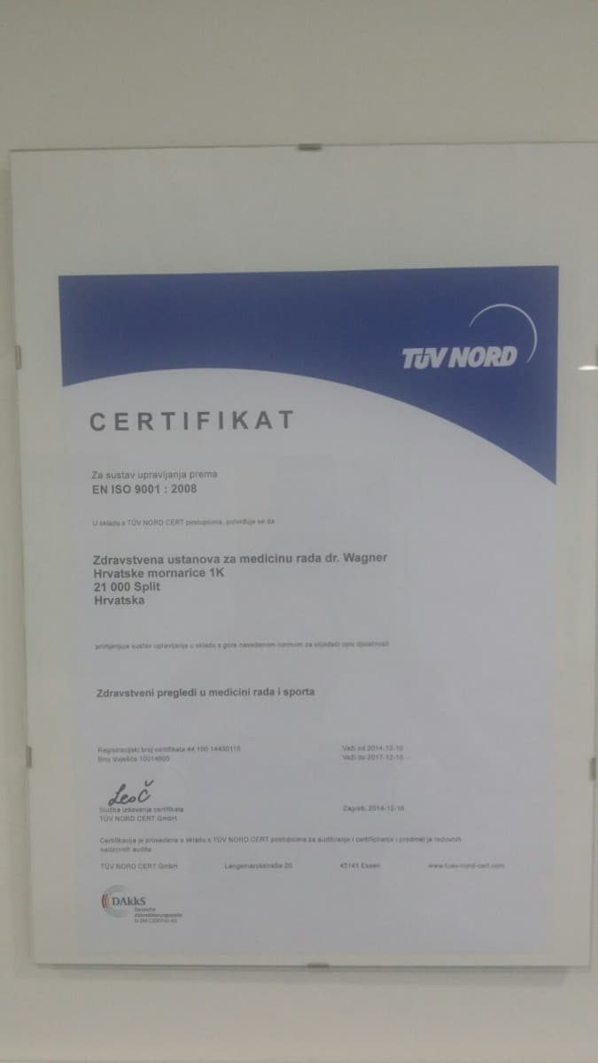 Vision testing equipment for medical examinations